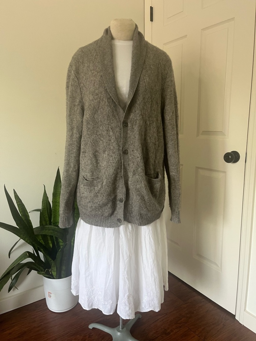 100% Cashmere Shawl Collar Gray Cardigan